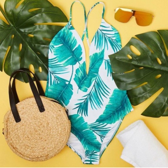 🎉Host Pick🎉 Plus Leaf Print One-Piece Swimsuit - Picture 5 of 5